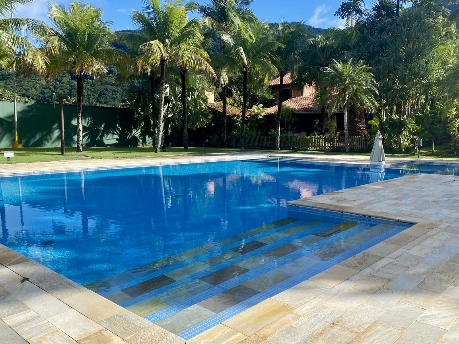 Piscina do condomínio